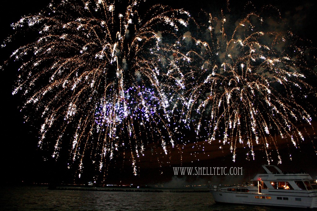 New - shimmering boat (Chicago)